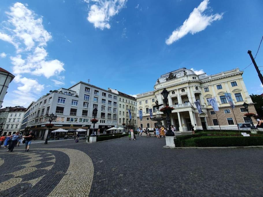 Lovely & Unique Apt In The Historic Center. Братислава Екстериор снимка