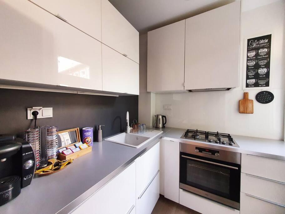 Lovely & Unique Apt In The Historic Center. Братислава Екстериор снимка